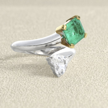 Bague Or Gris, Emeraude de...