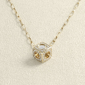 Pendentif dinh van Le Cube...